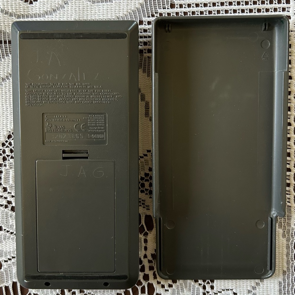 TI-82 Graphing Calculator. - Picture 9 of 9